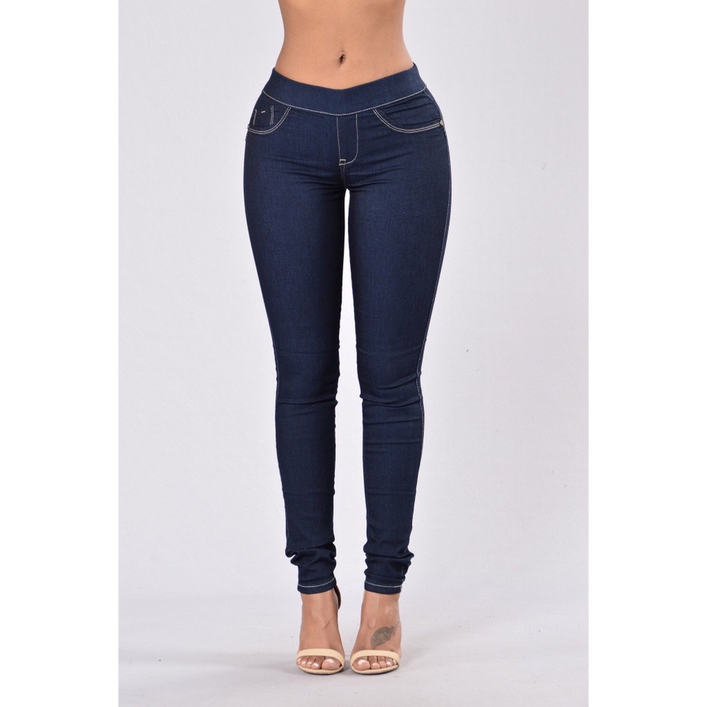 📸 FLASH SALE Fashion Nova Midrise Jegging